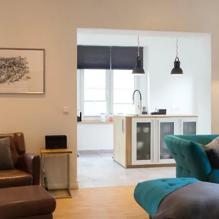 Kissinger Apartment *